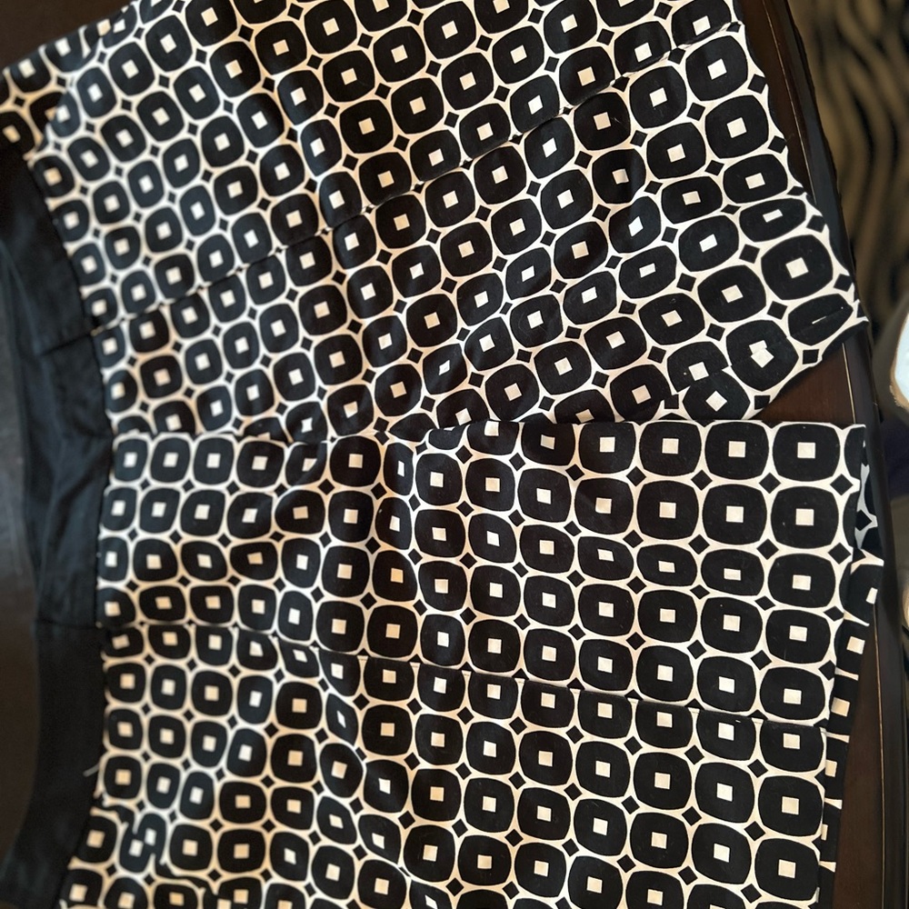 Chic Black and White Geometric Skirt